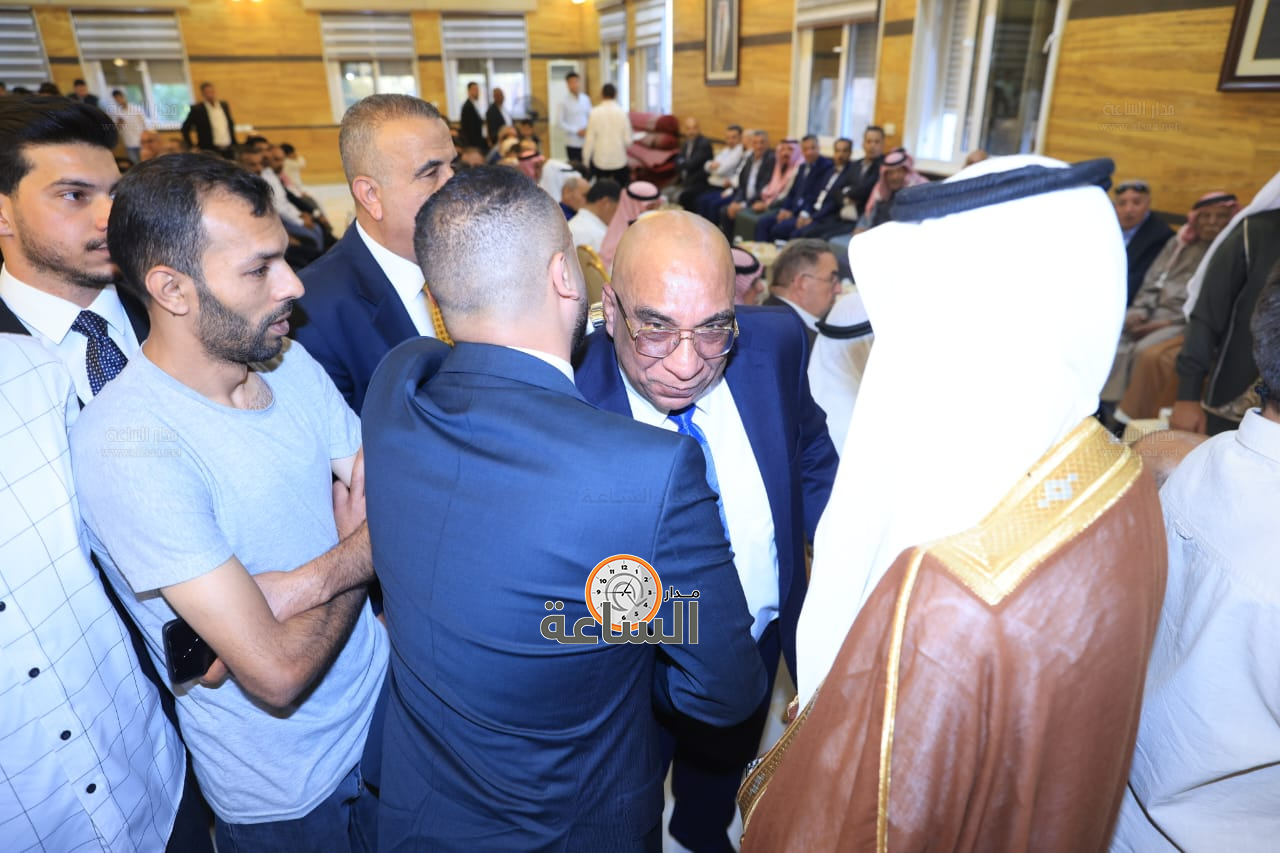 Madar Al-Saa Images 0.38243508855381825