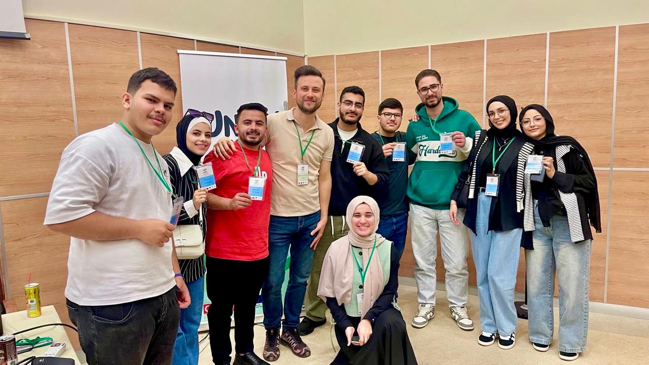 Madar Al-Saa Images 0.5222340210558954