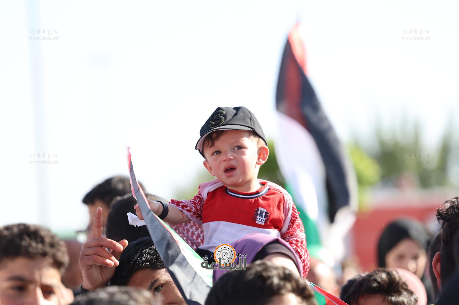 Madar Al-Saa Images 0.48137474263923874