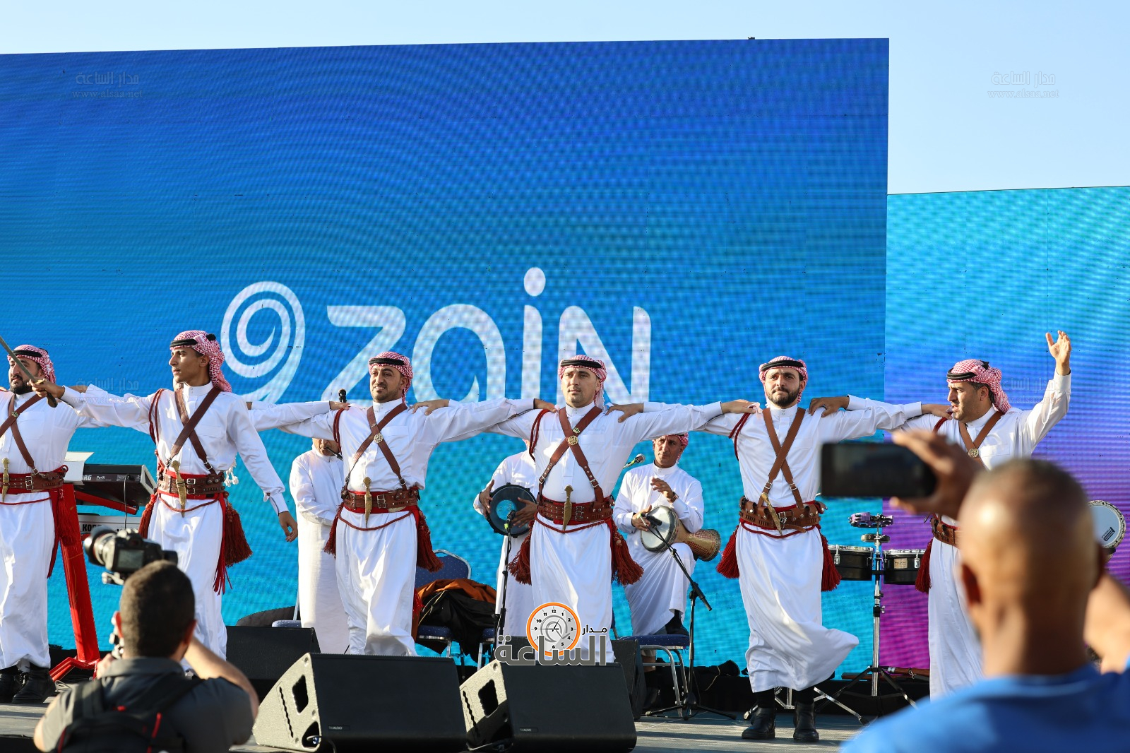 Madar Al-Saa Images 0.824056080529938