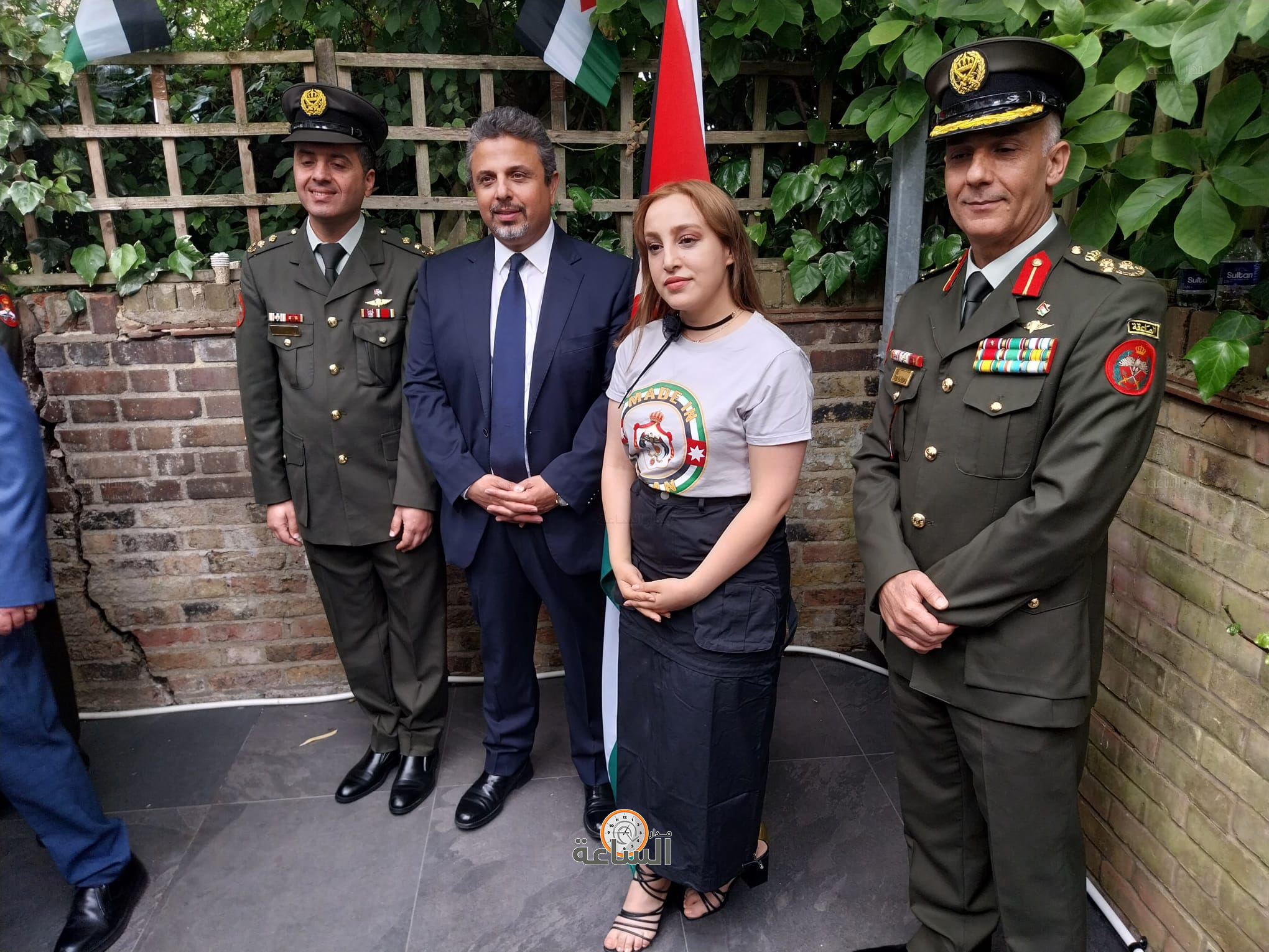 Madar Al-Saa Images 0.010854093742997839