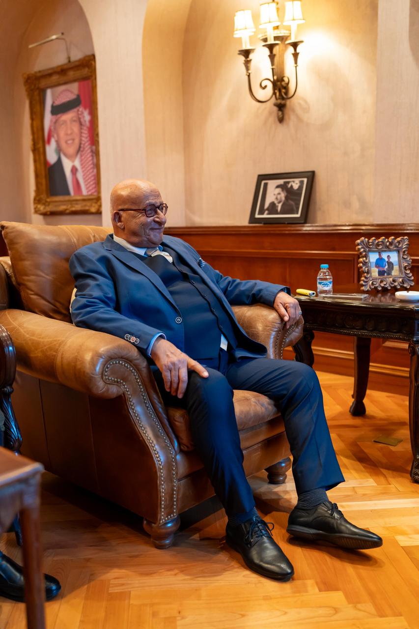 Madar Al-Saa Images 0.3214954389608984