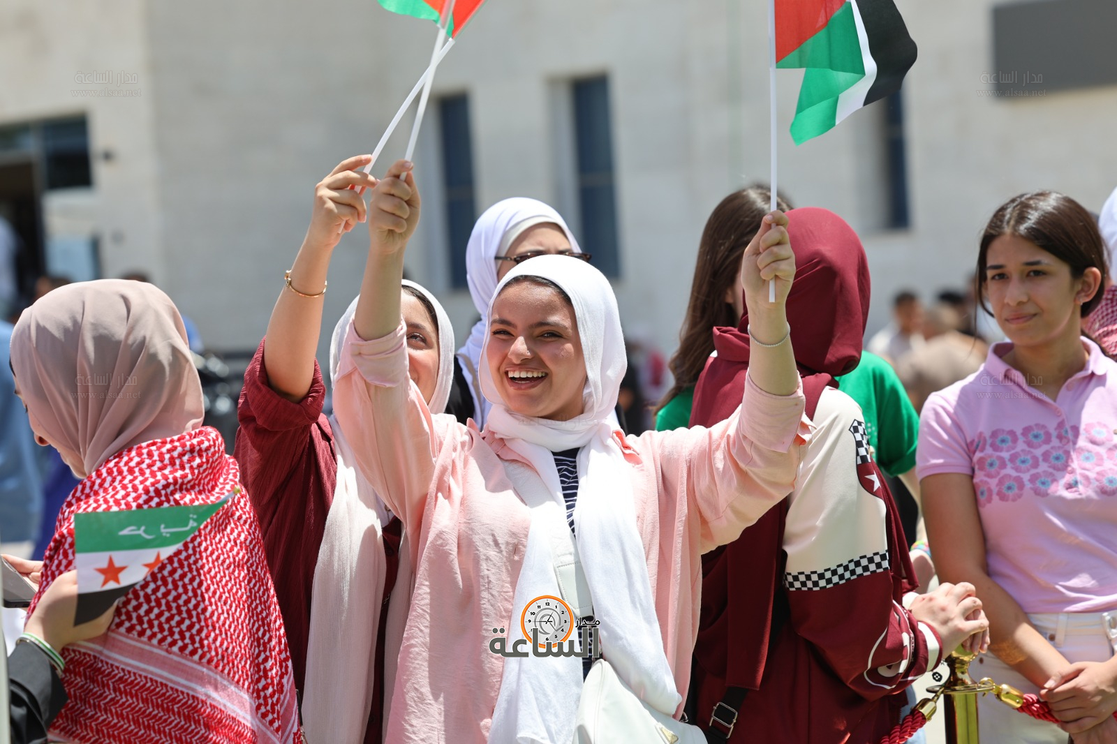 Madar Al-Saa Images 0.9956791649725718