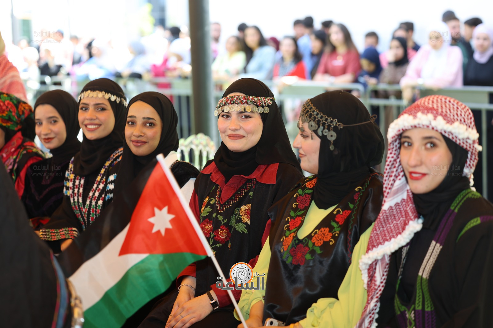 Madar Al-Saa Images 0.4462472404375518