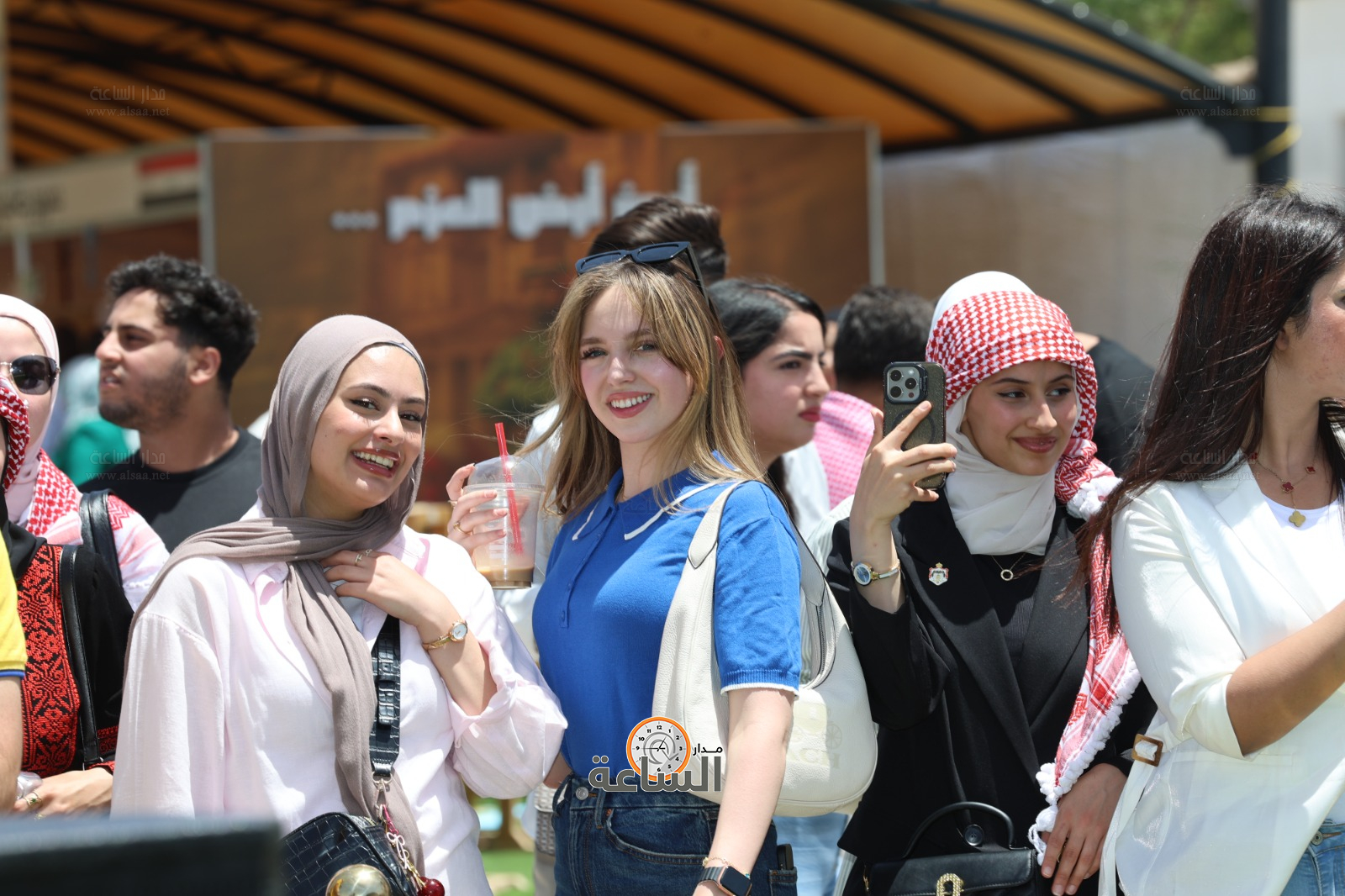 Madar Al-Saa Images 0.4947094864761896