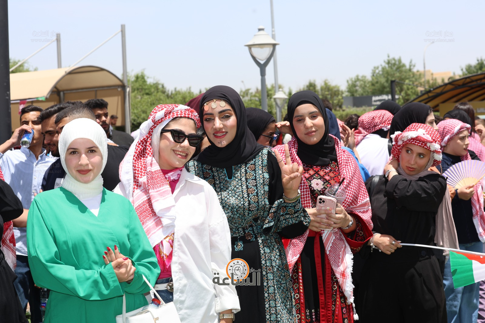 Madar Al-Saa Images 0.6927400690653162