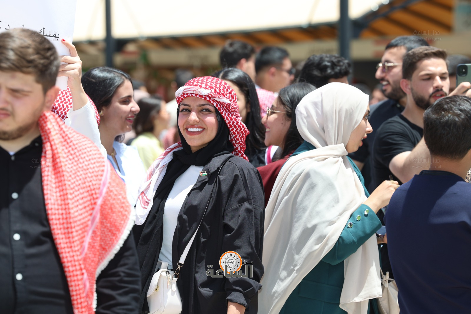 Madar Al-Saa Images 0.793008076602141