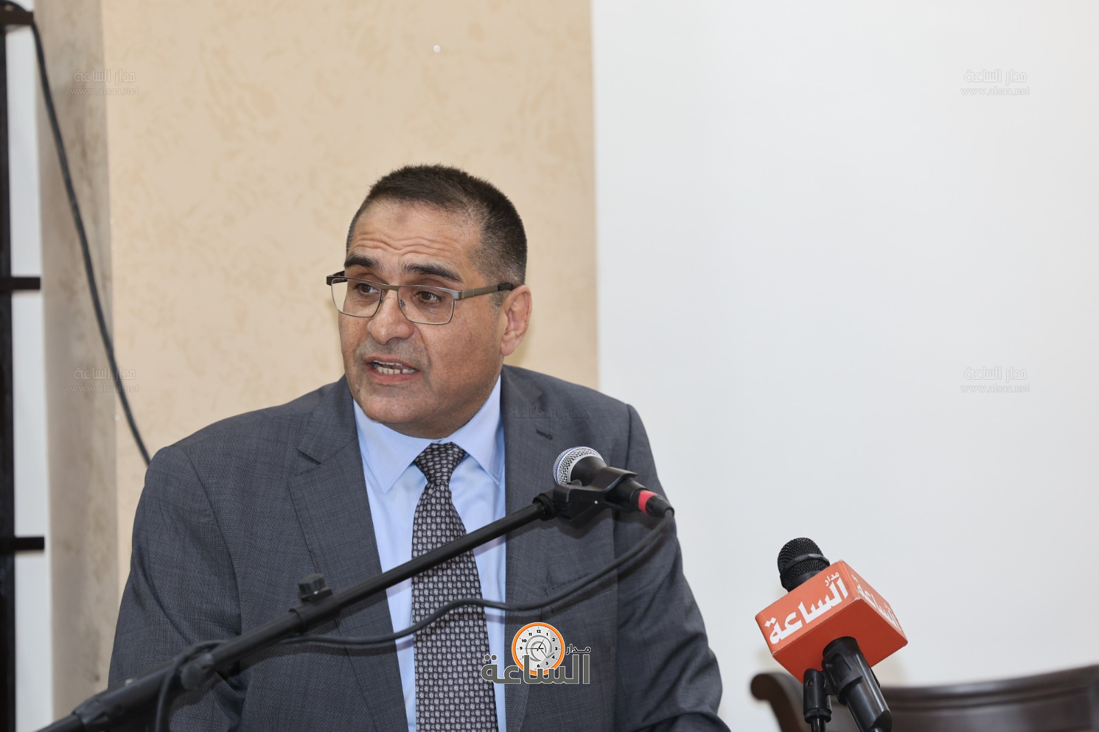 Madar Al-Saa Images 0.9209317684055265