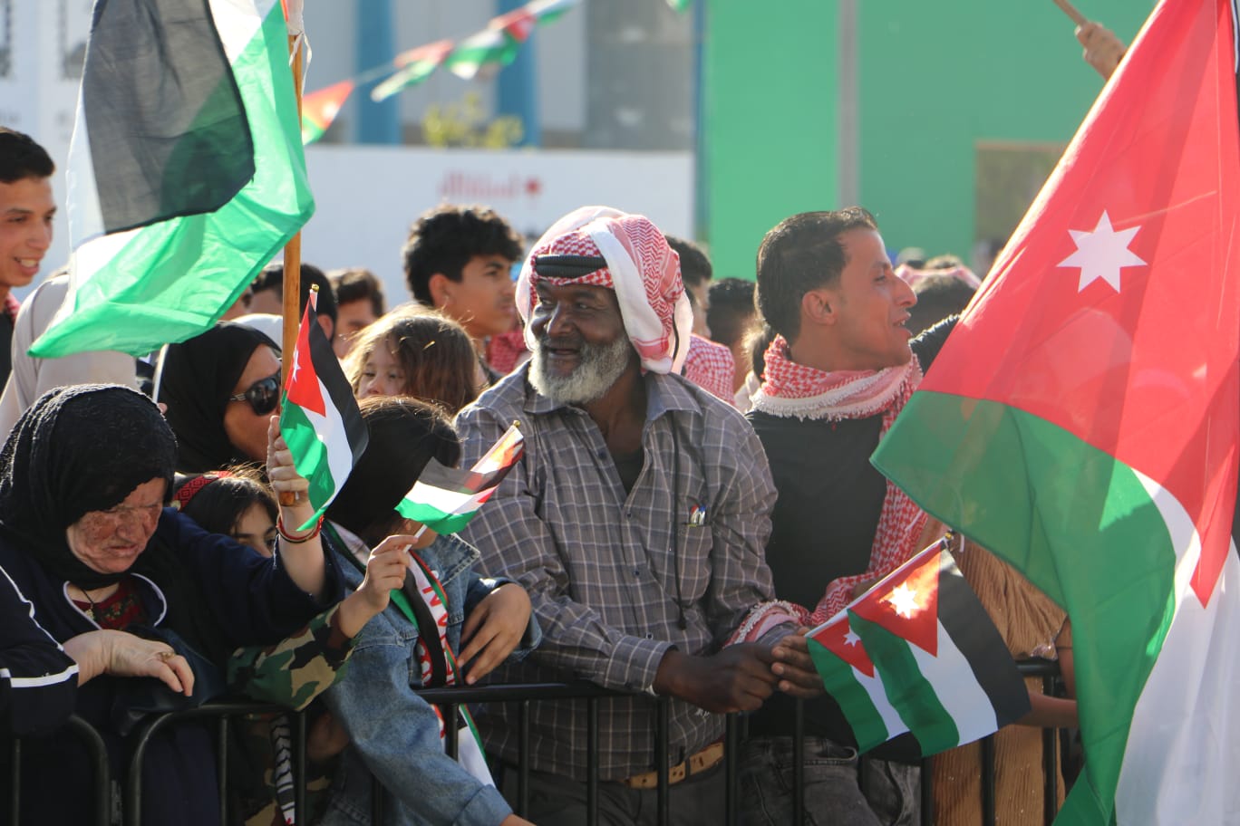 Madar Al-Saa Images 0.04407920431143075