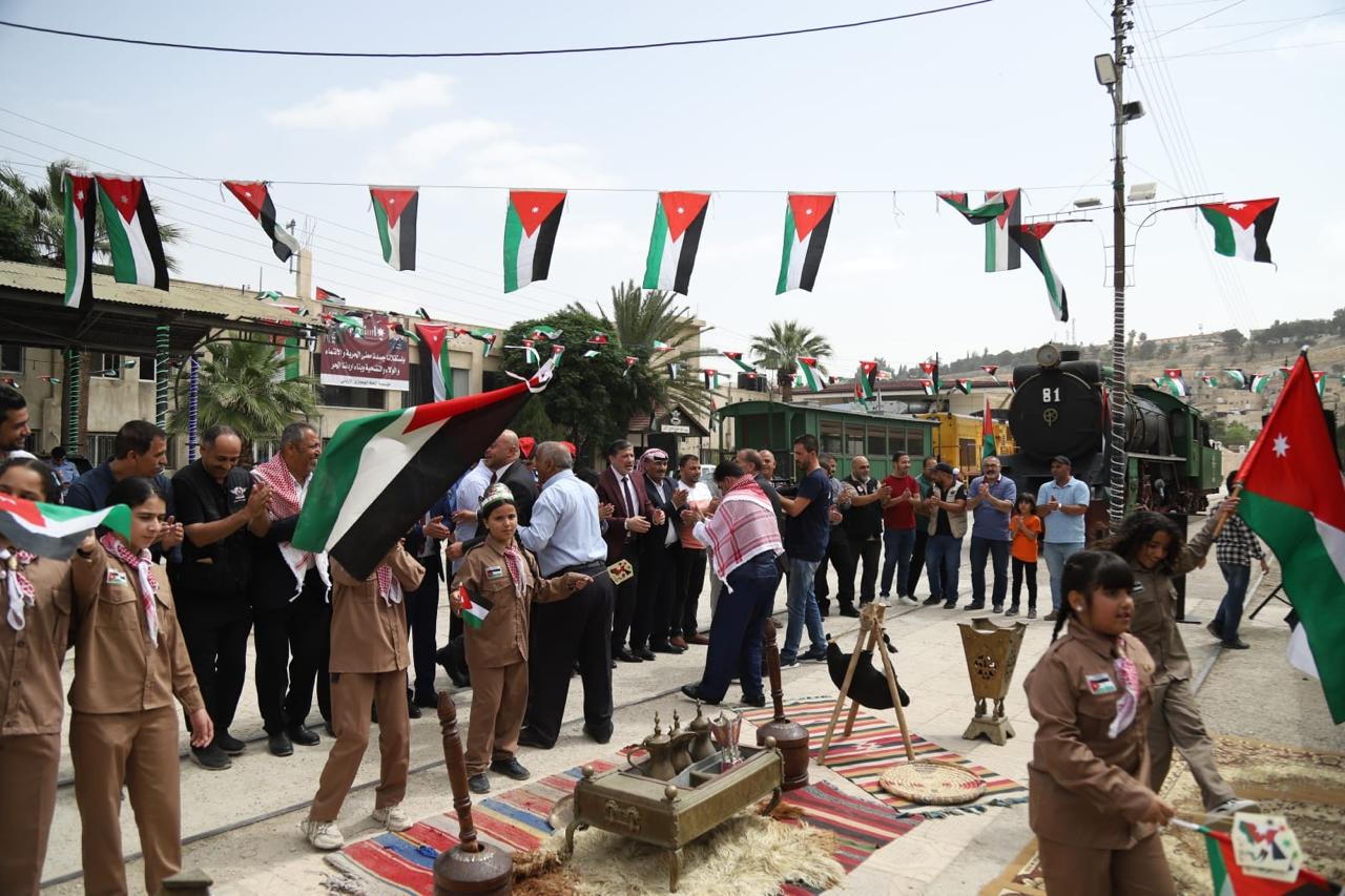 Madar Al-Saa Images 0.539998070385175