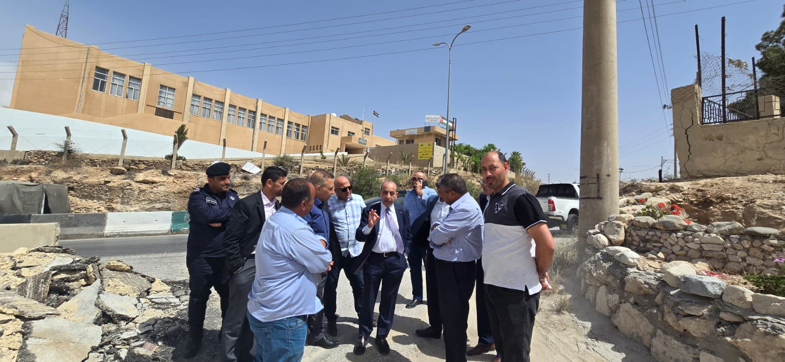 Madar Al-Saa Images 0.7477370047613351