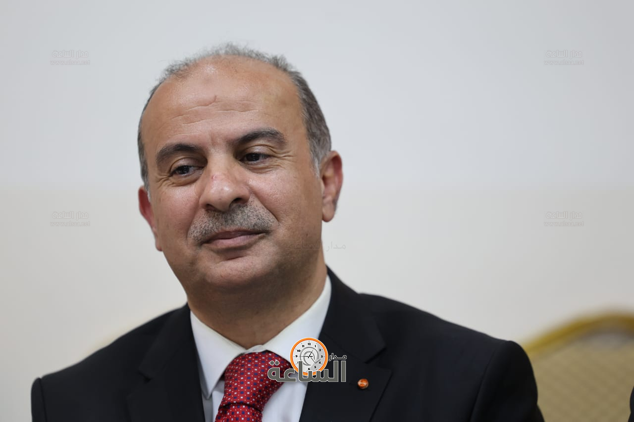 Madar Al-Saa Images 0.9369331485461371