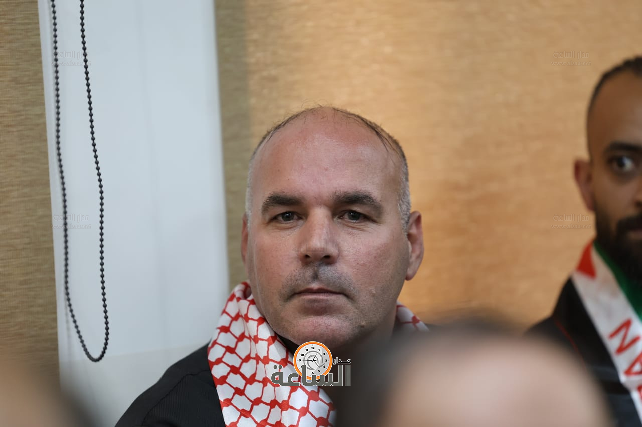 Madar Al-Saa Images 0.42236454415314617