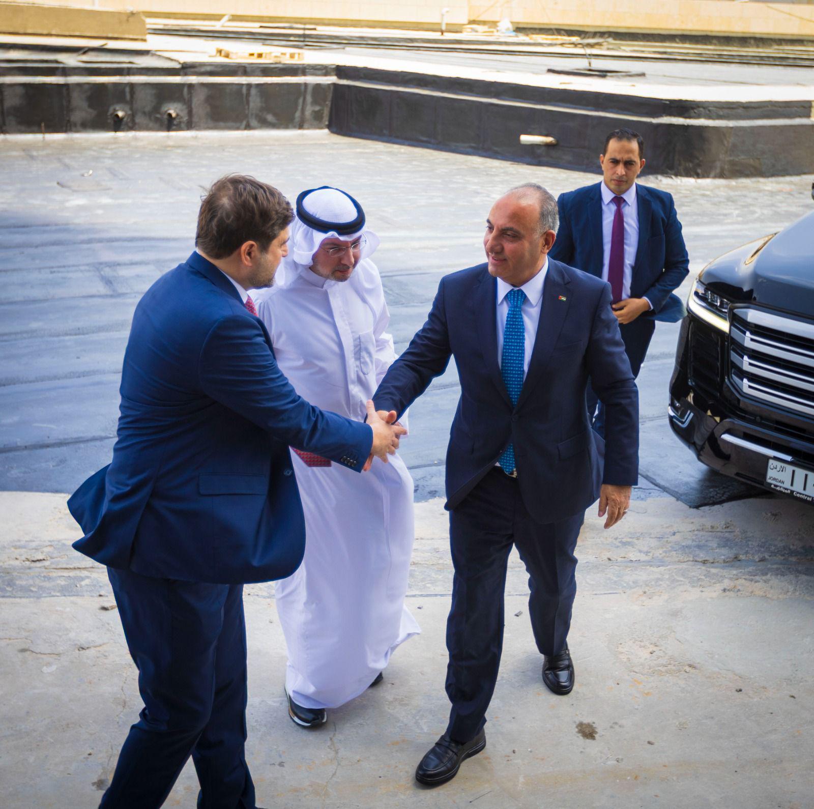 Madar Al-Saa Images 0.0868791934596469