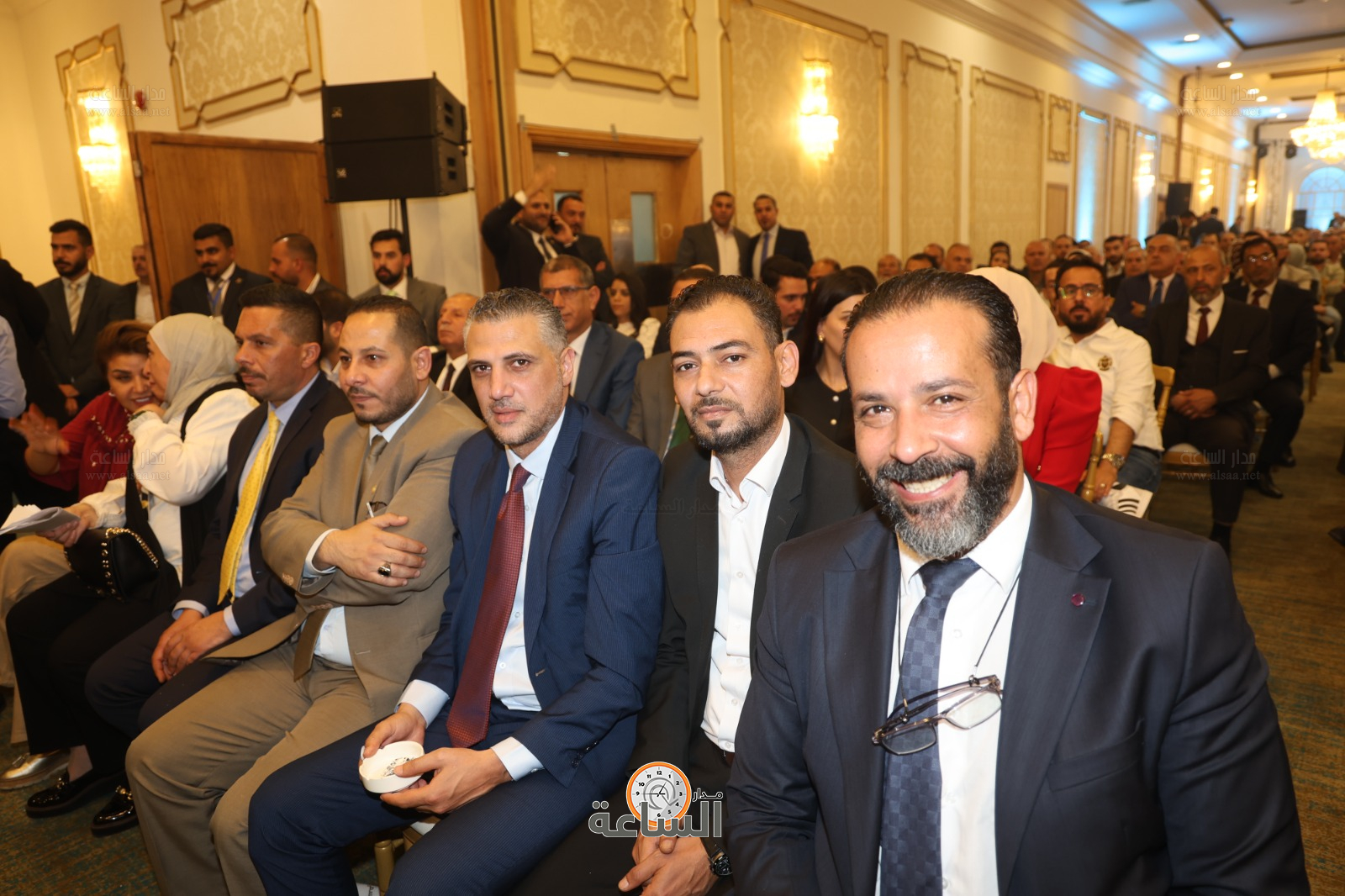 Madar Al-Saa Images 0.9775806530996439