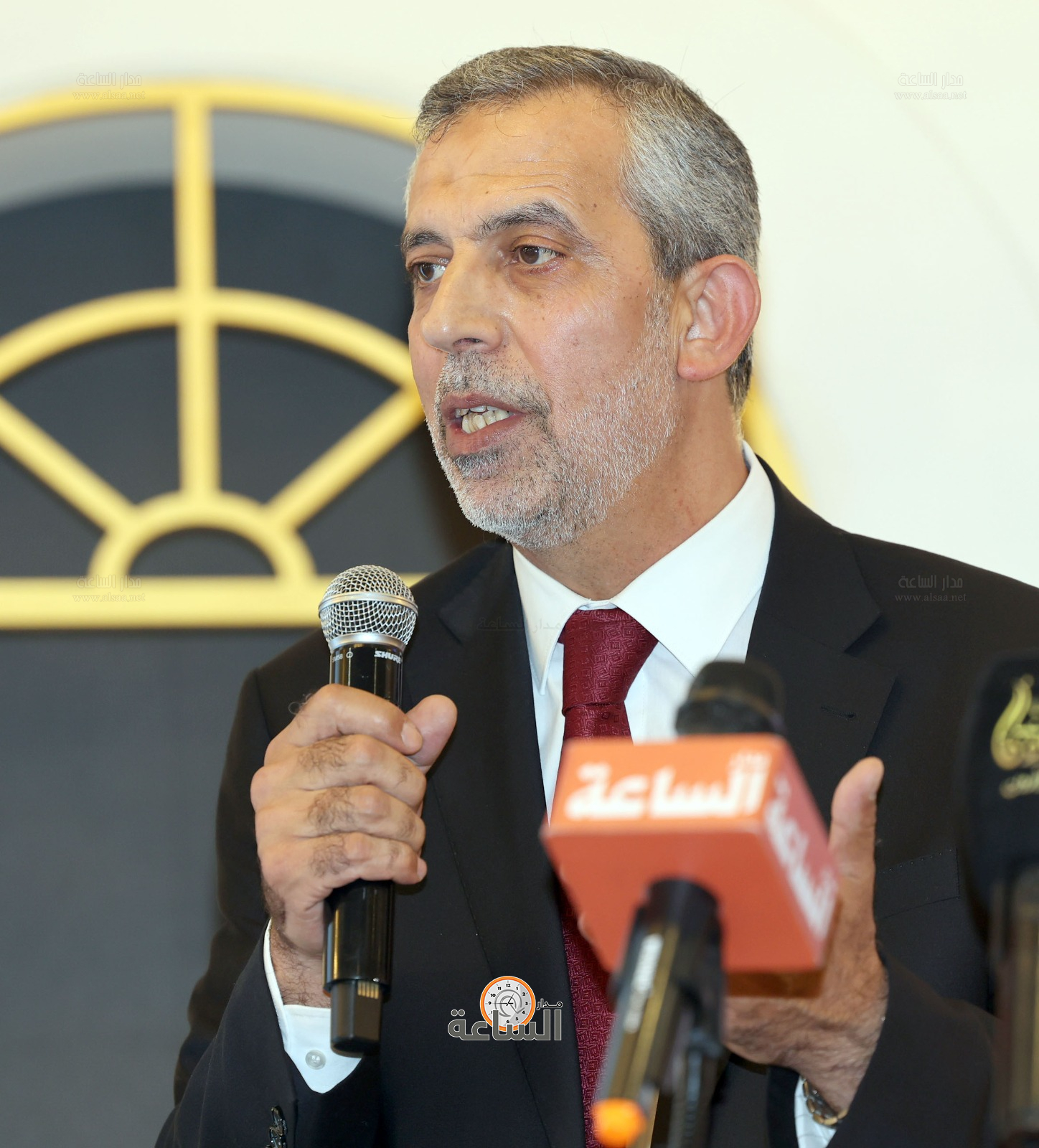 Madar Al-Saa Images 0.35713481631387944