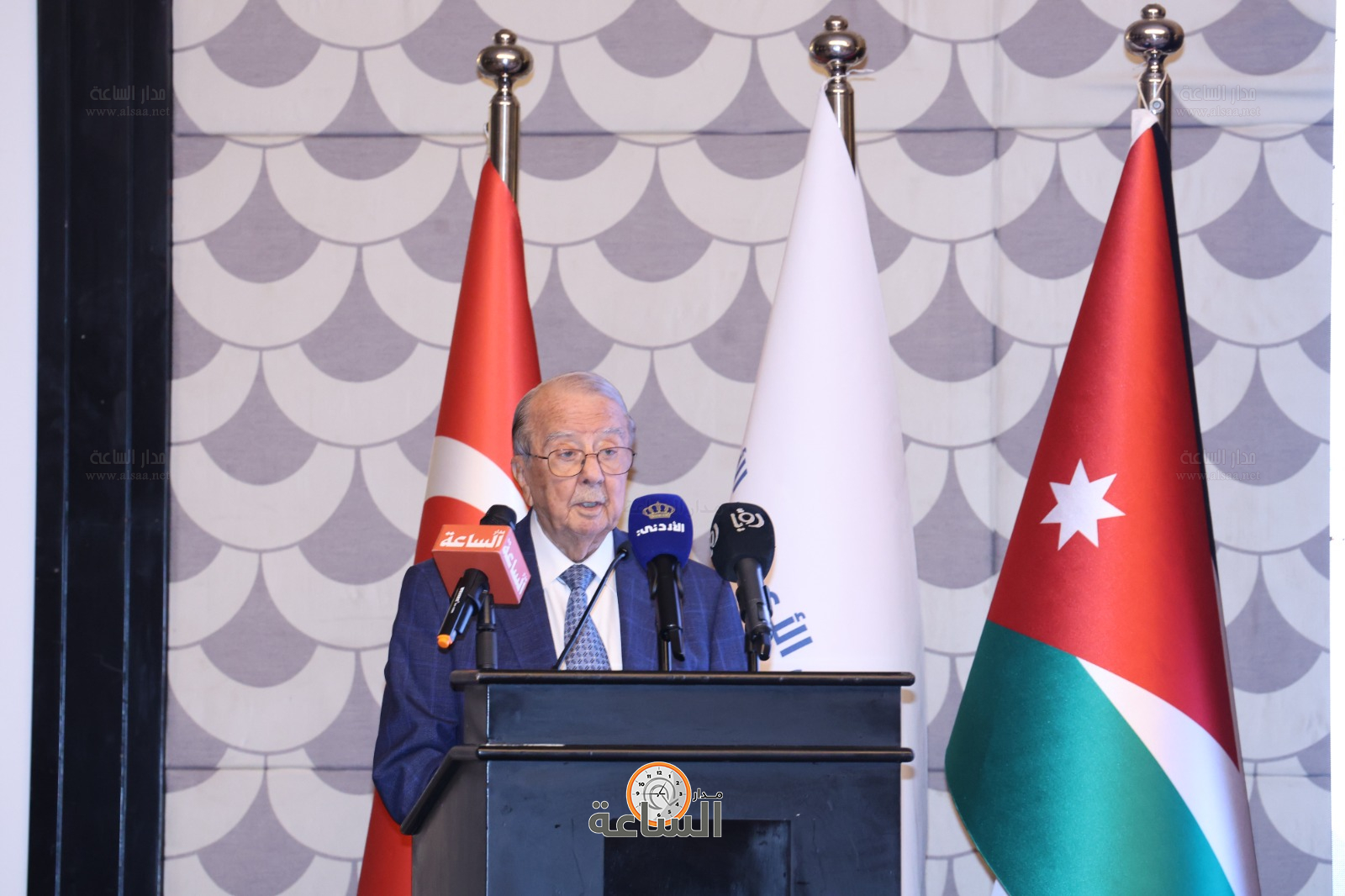 Madar Al-Saa Images 0.8992401561021366