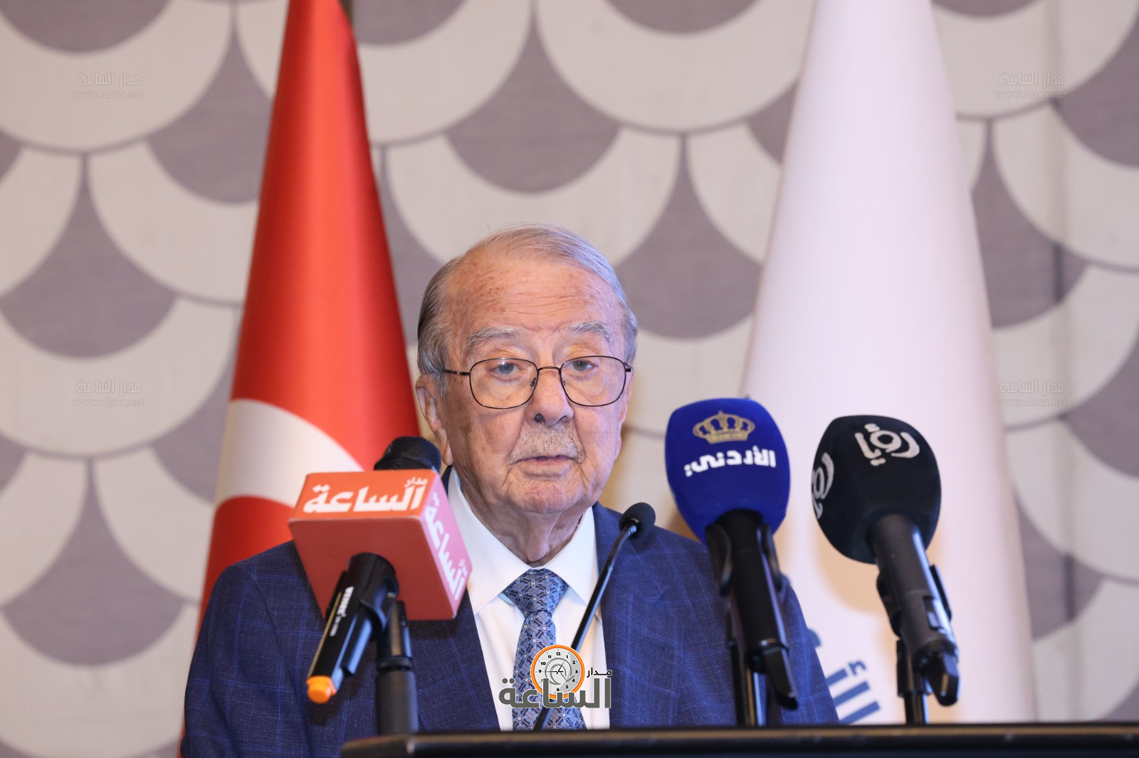 Madar Al-Saa Images 0.8668282867804146