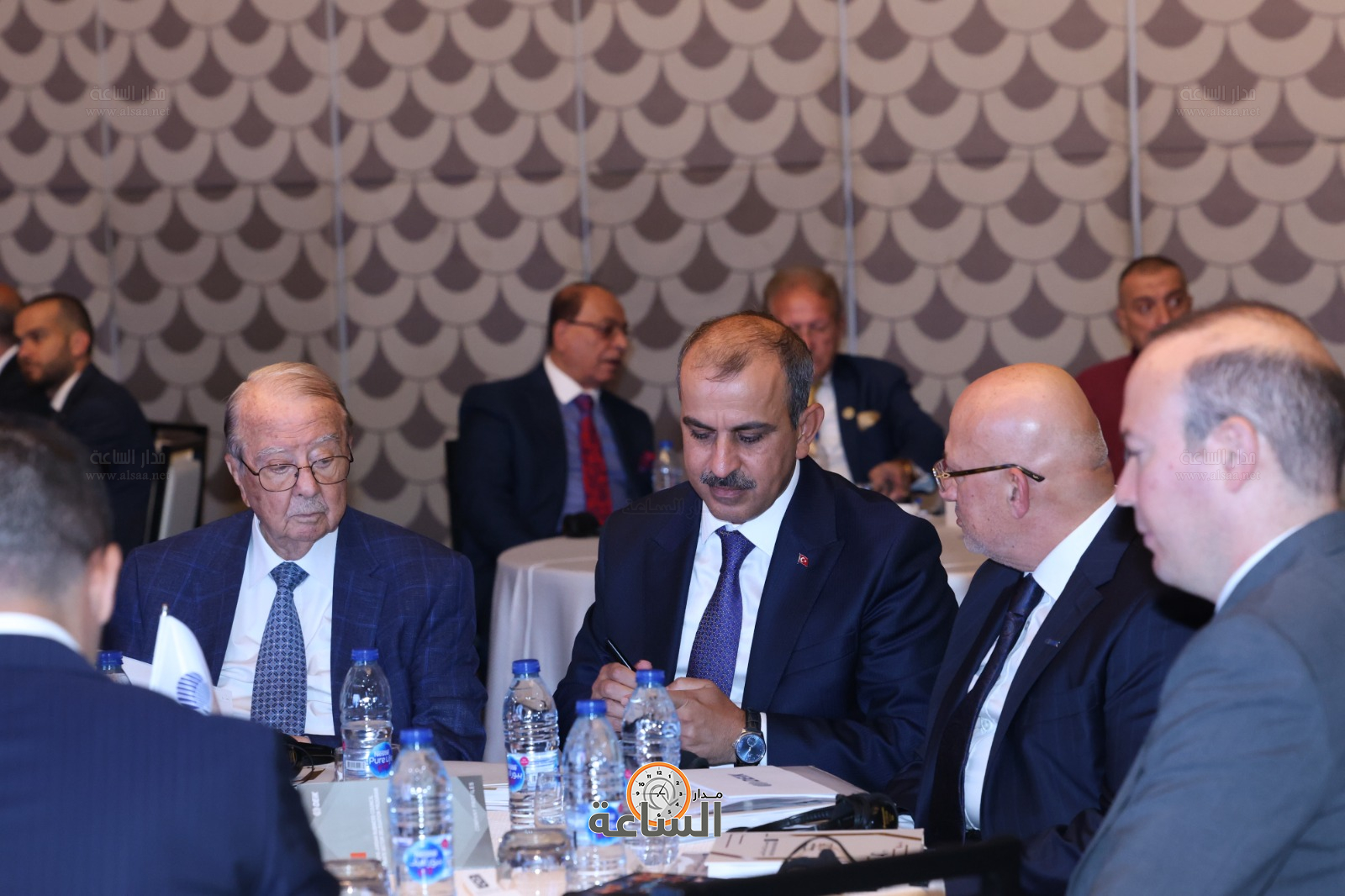 Madar Al-Saa Images 0.906474904010232