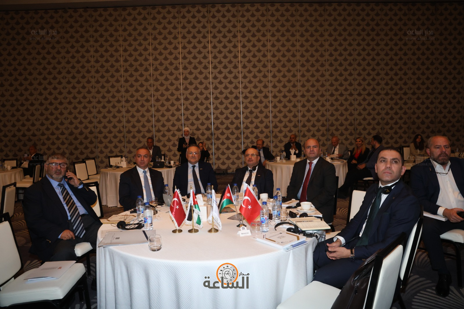 Madar Al-Saa Images 0.01834537160094918