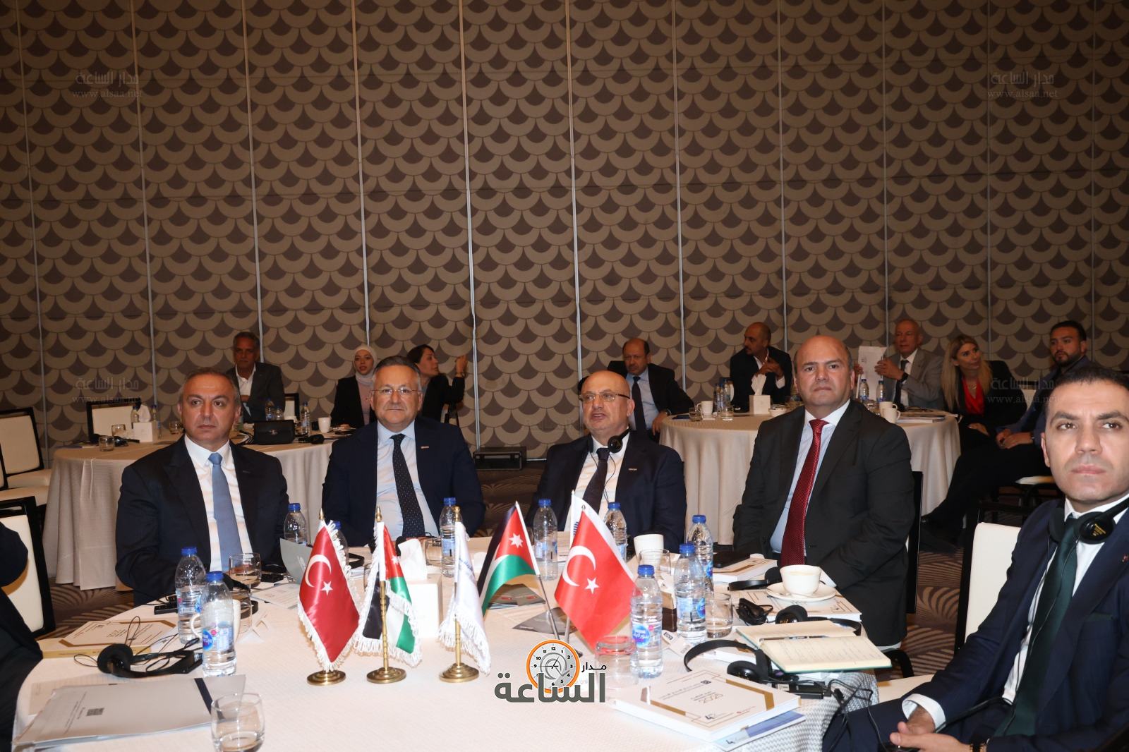 Madar Al-Saa Images 0.8050305718896146