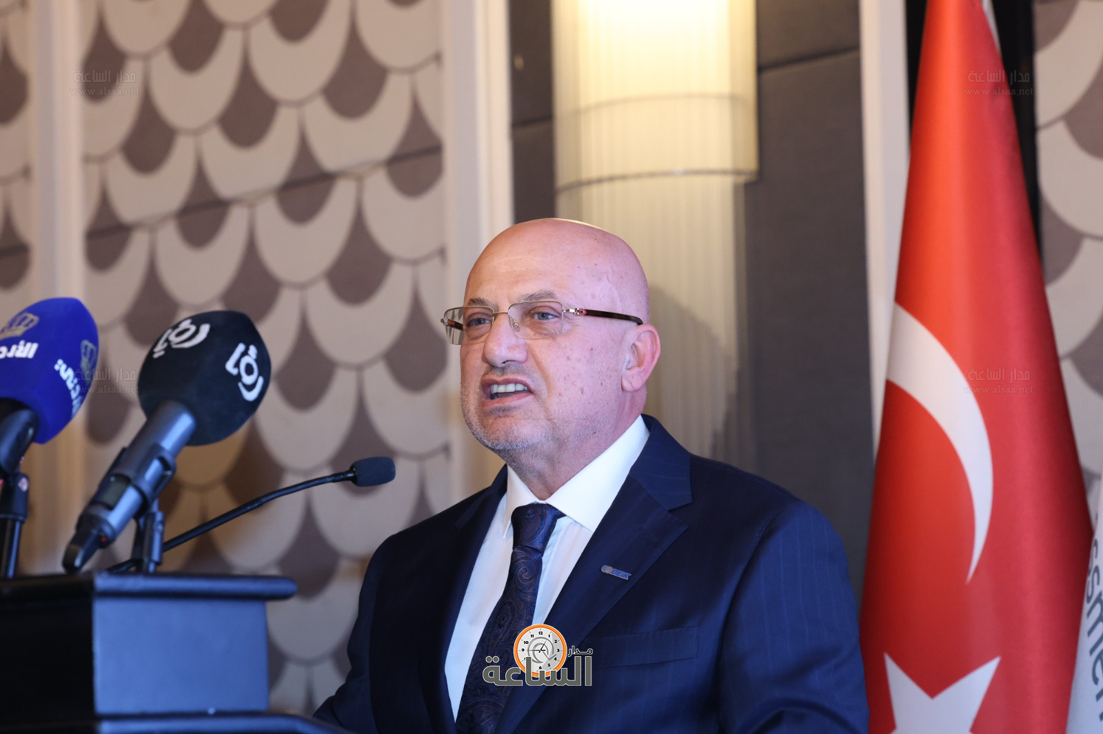 Madar Al-Saa Images 0.9754409875564727