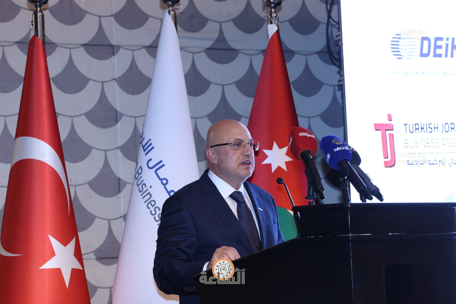 Madar Al-Saa Images 0.7930343758573318