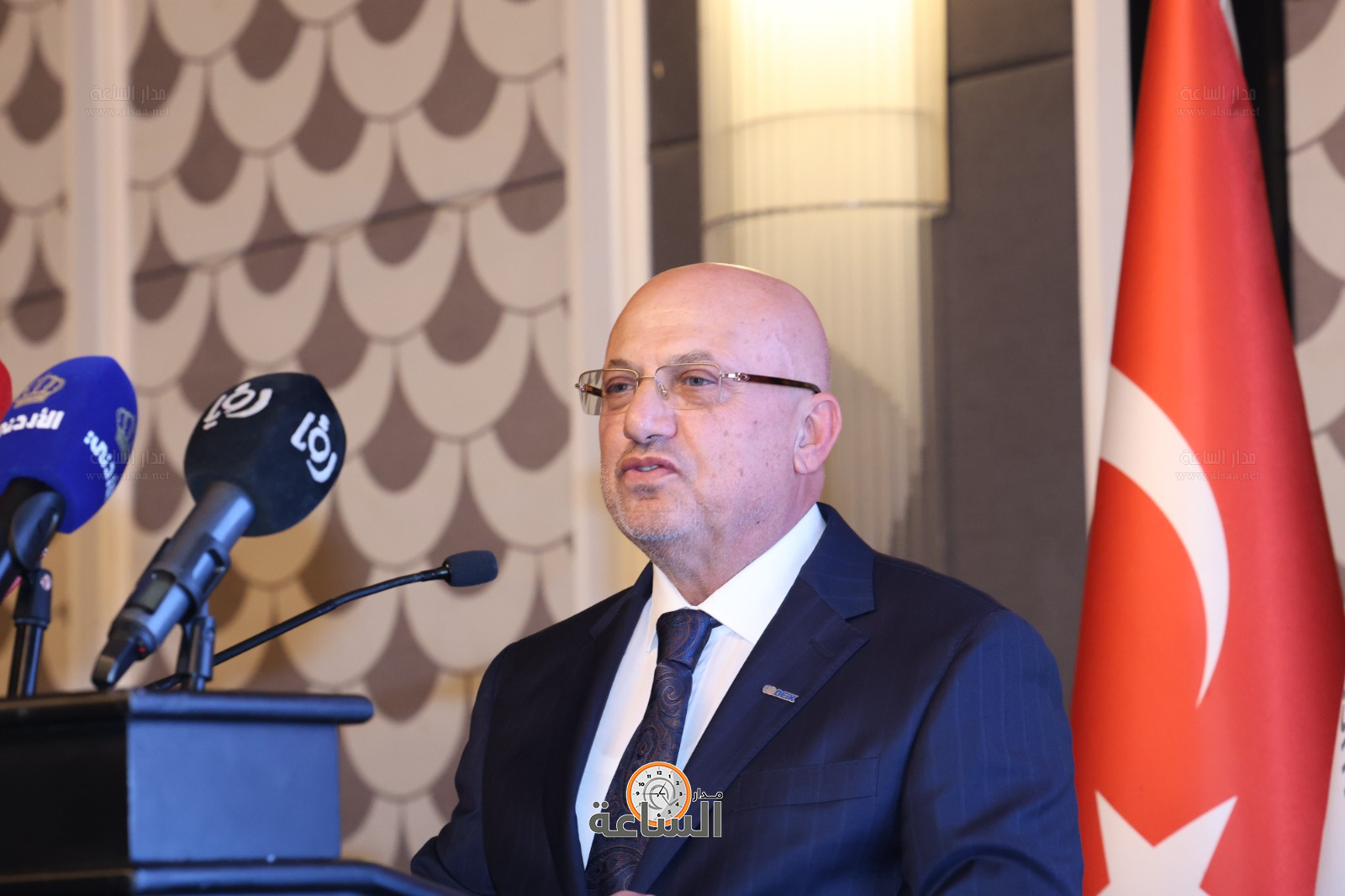 Madar Al-Saa Images 0.4839096797192829