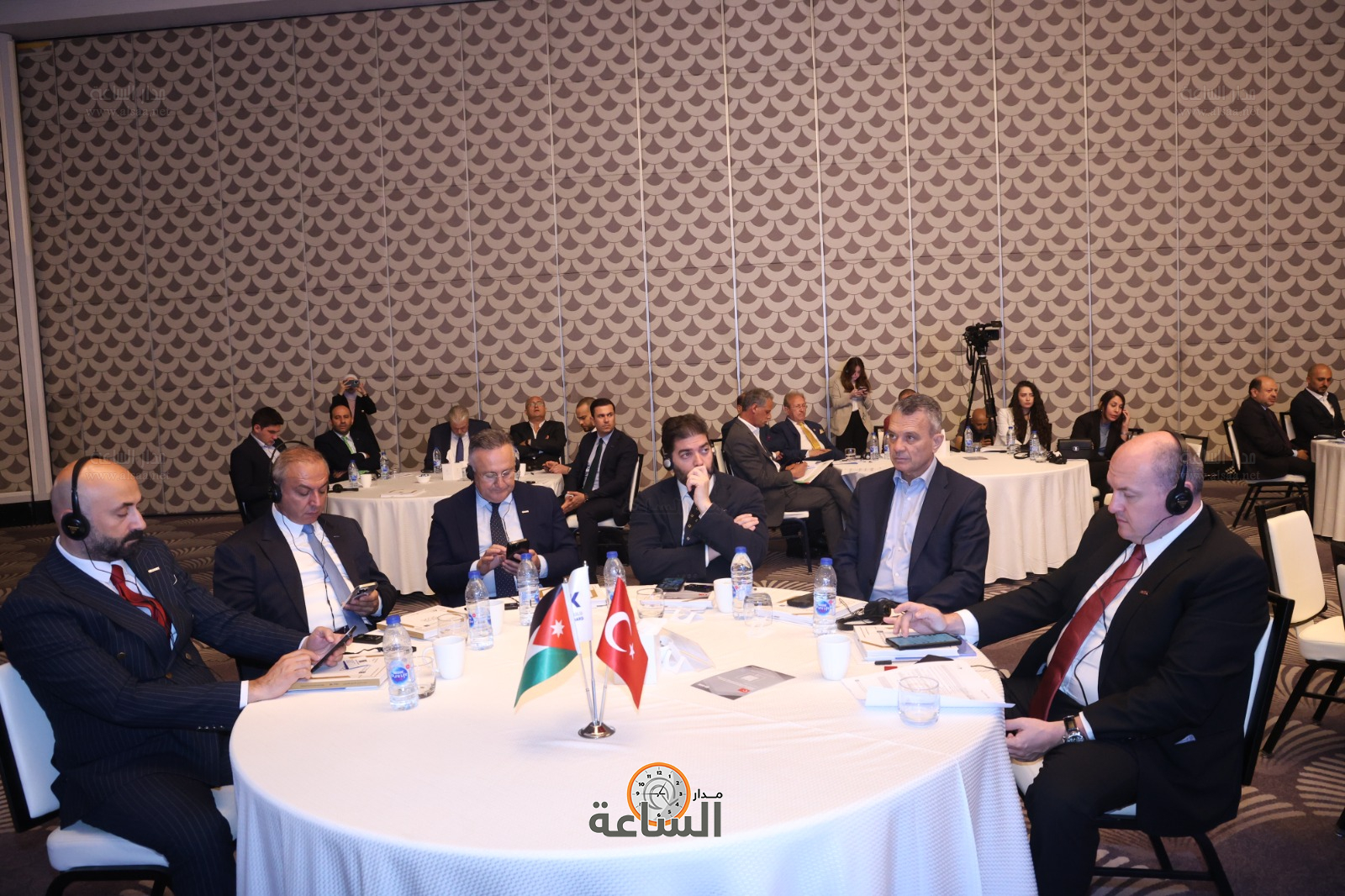 Madar Al-Saa Images 0.4423915812294692