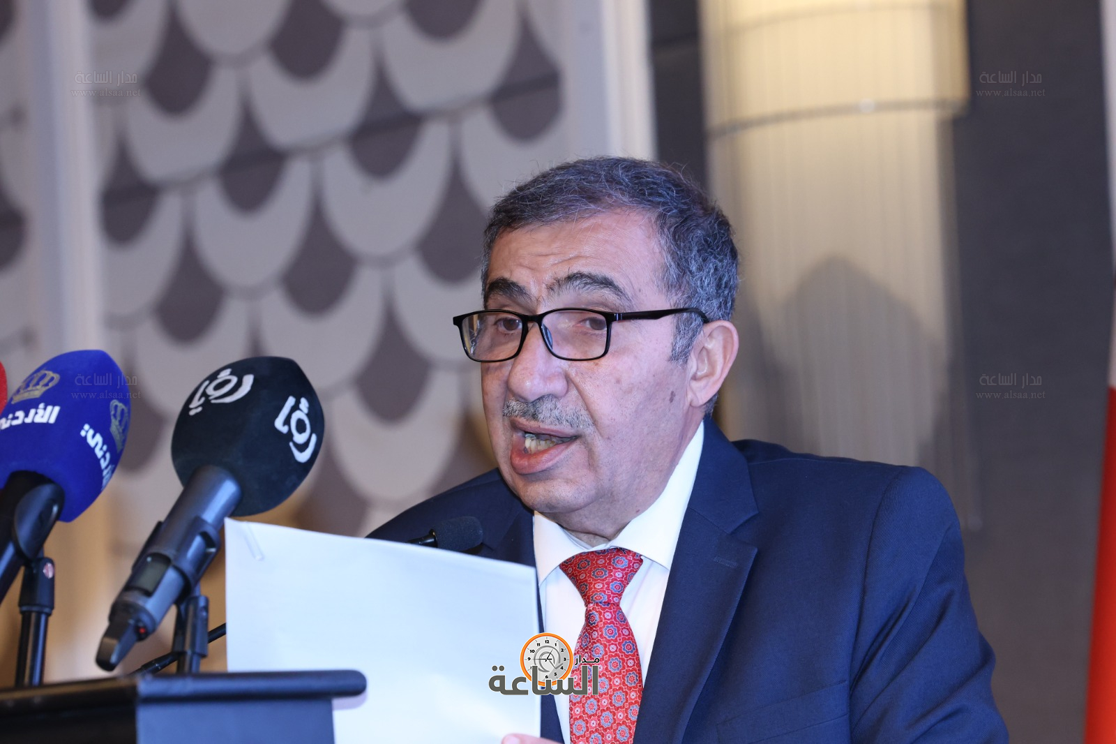 Madar Al-Saa Images 0.6096795550336664