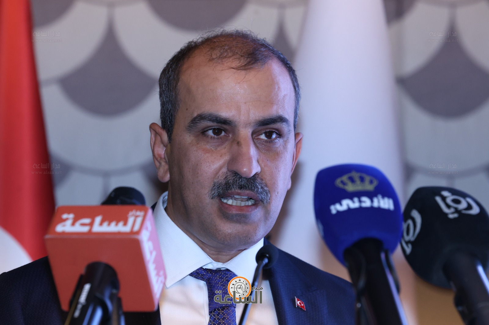 Madar Al-Saa Images 0.7576733640921146