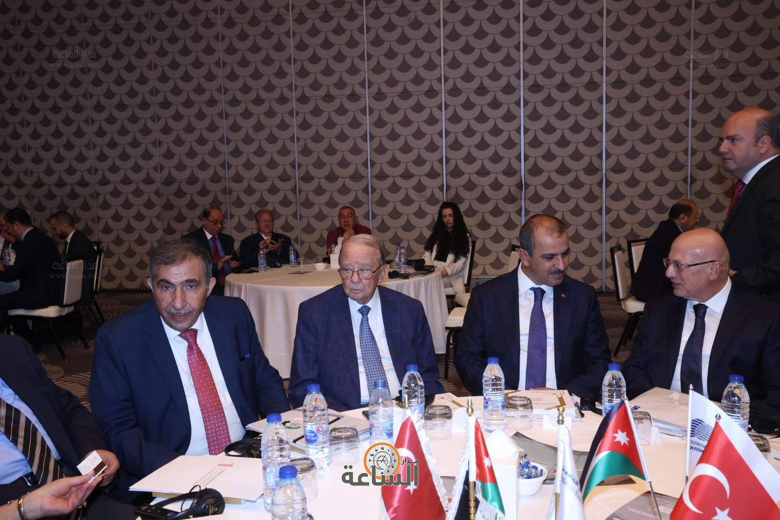 Madar Al-Saa Images 0.15868439528676626