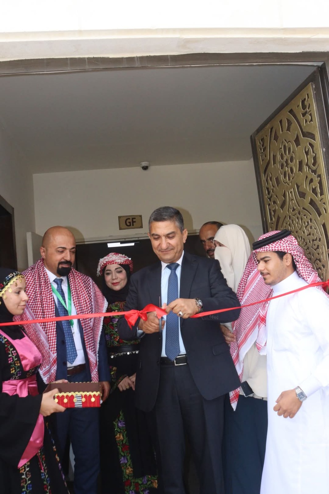 Madar Al-Saa Images 0.8194222905408626