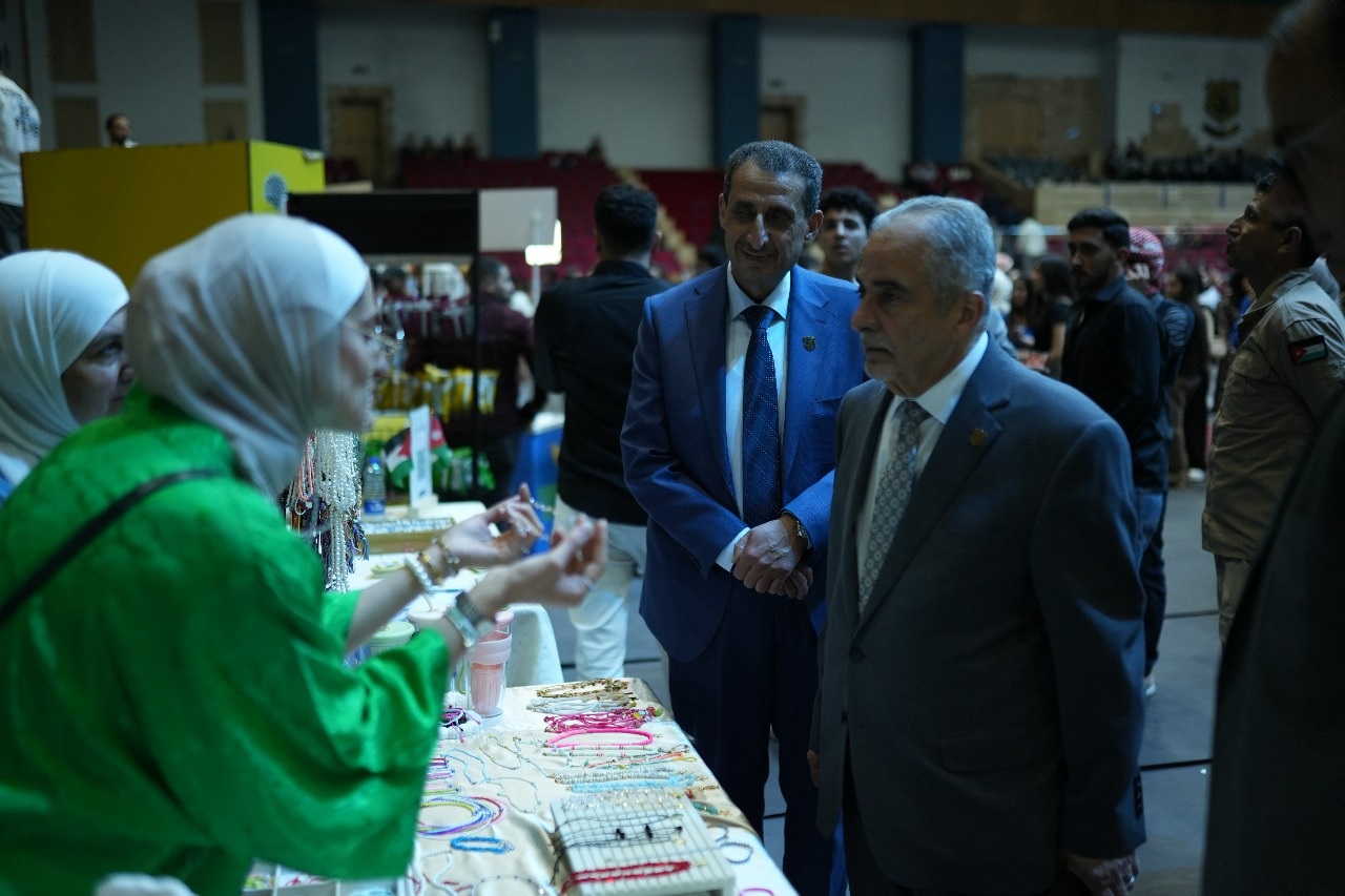 Madar Al-Saa Images 0.7574067099761315