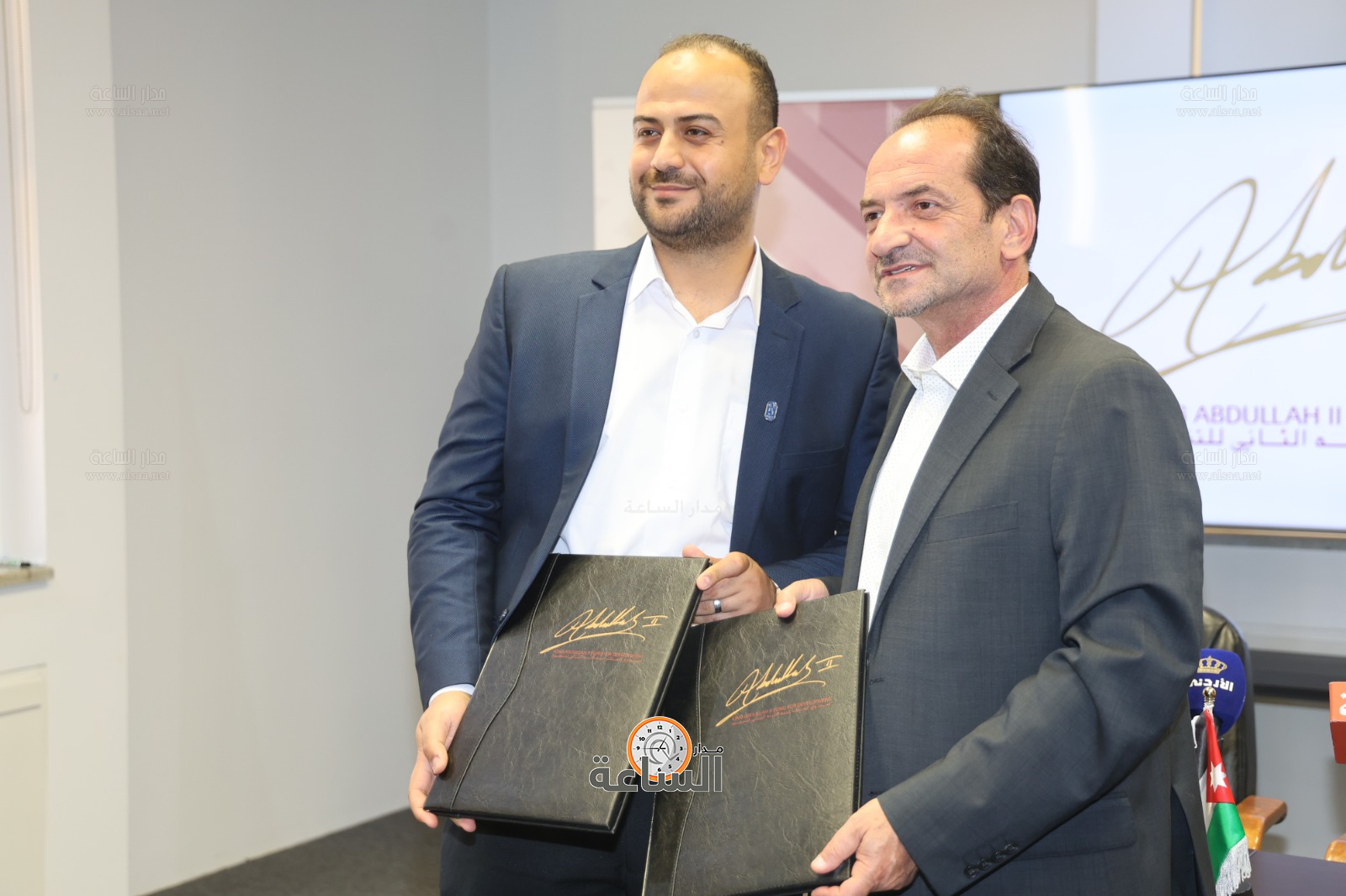 Madar Al-Saa Images 0.5634385774528995