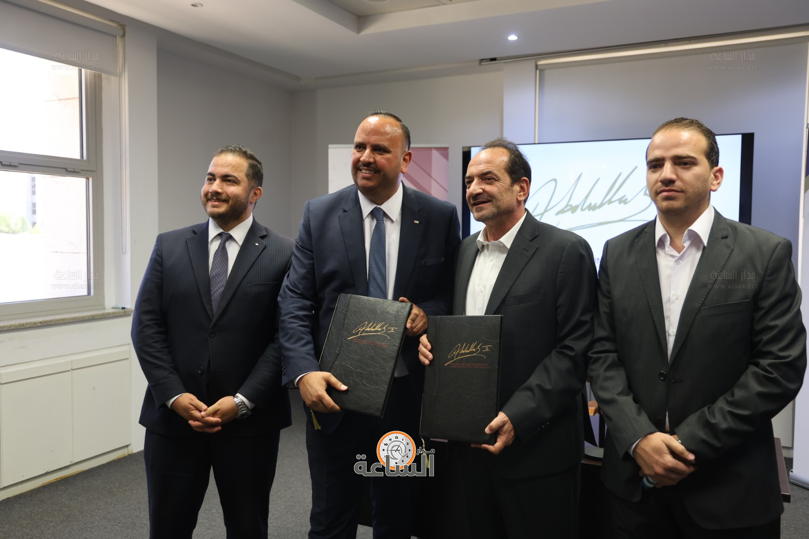 Madar Al-Saa Images 0.6155919846410339