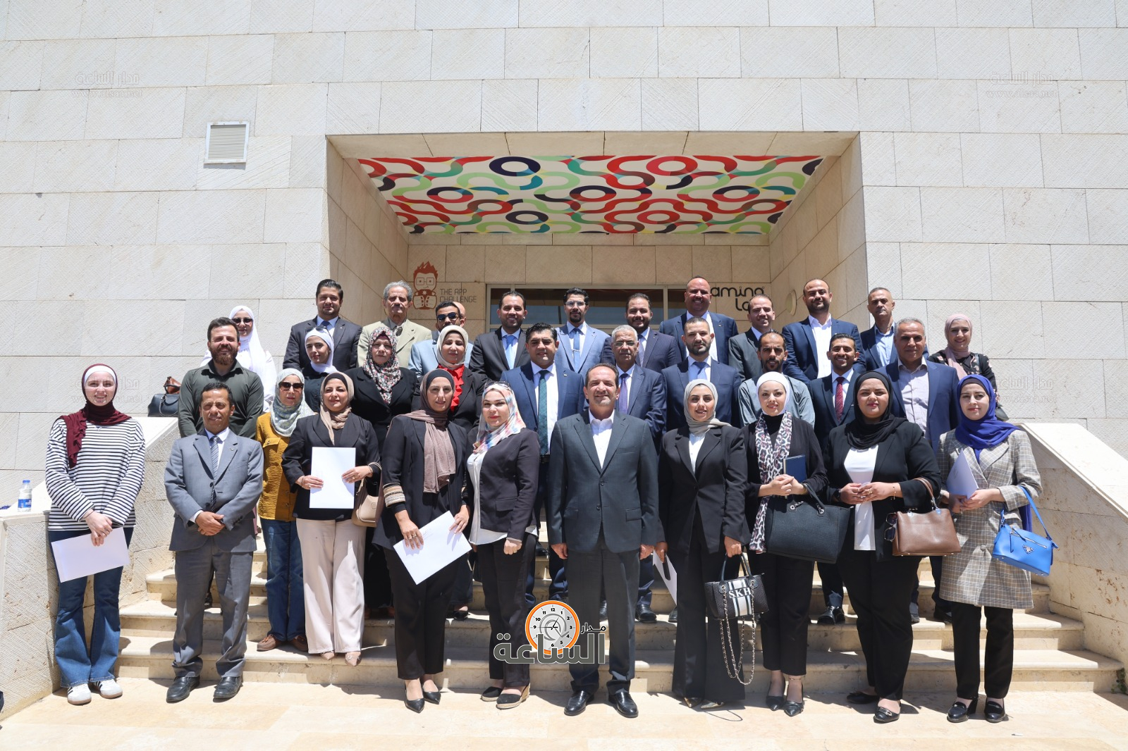 Madar Al-Saa Images 0.7024701776698234