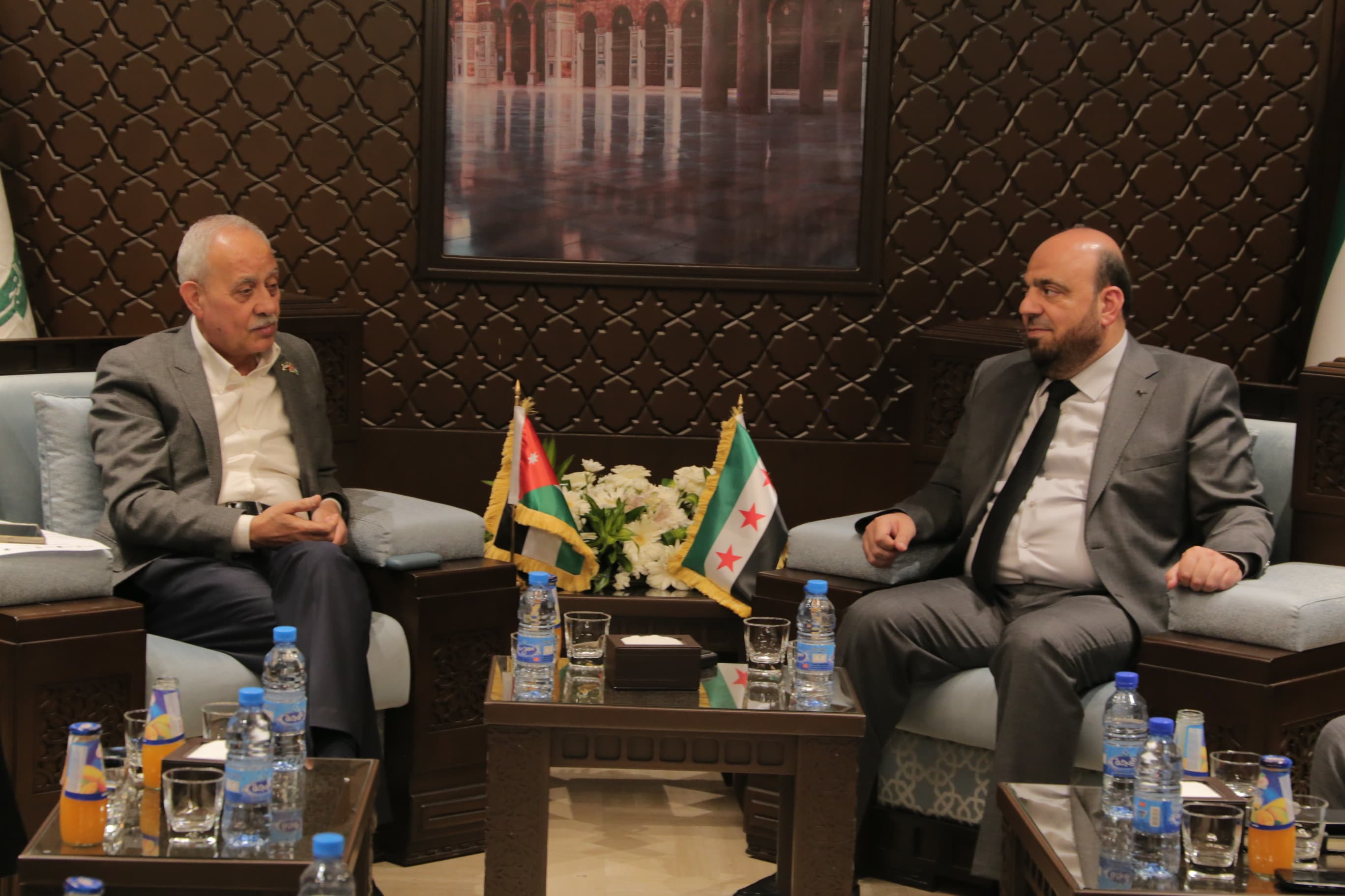 Madar Al-Saa Images 0.048606881510756095