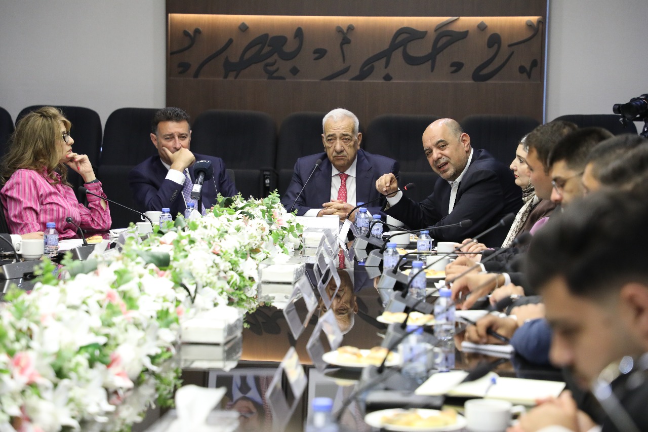 Madar Al-Saa Images 0.9880015843010846