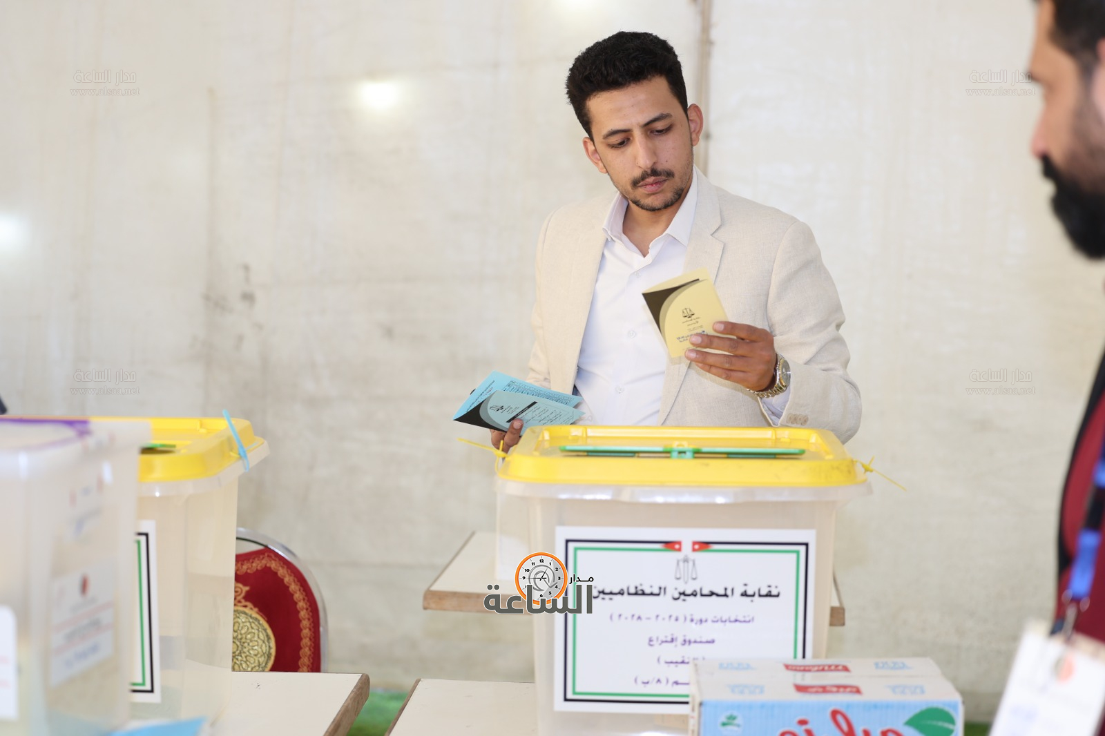 Madar Al-Saa Images 0.9735096239434002