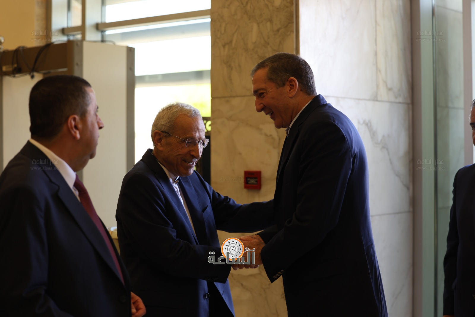 Madar Al-Saa Images 0.76172719464867