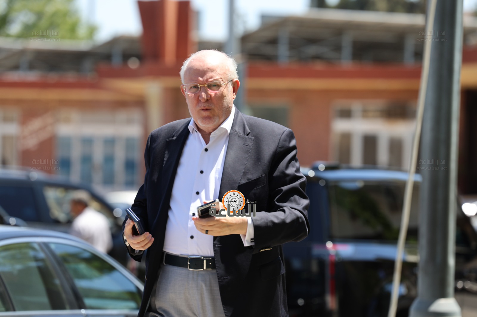 Madar Al-Saa Images 0.7792784173594971