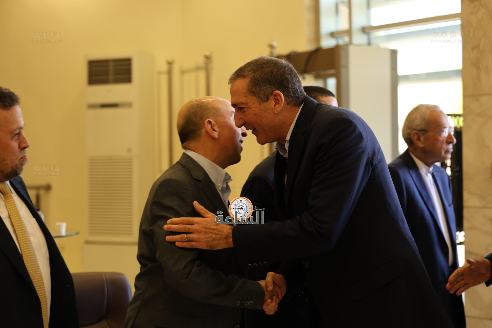 Madar Al-Saa Images 0.4671915328085152