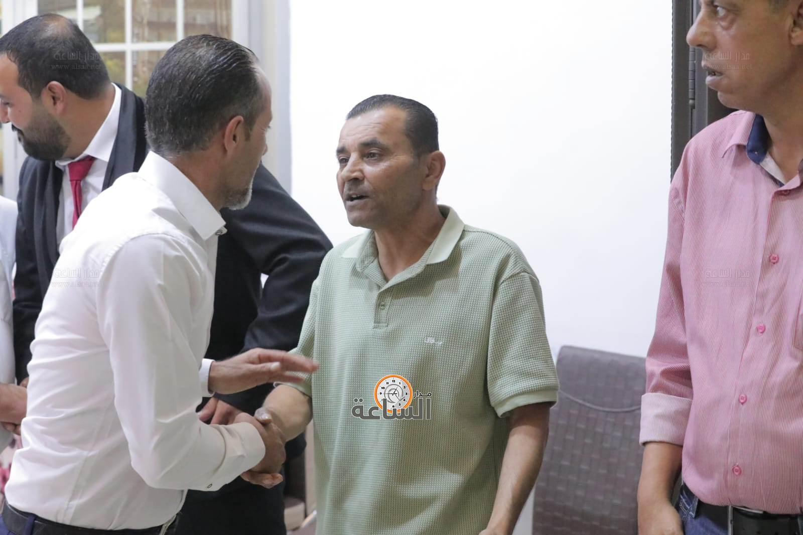 Madar Al-Saa Images 0.8935756693862004