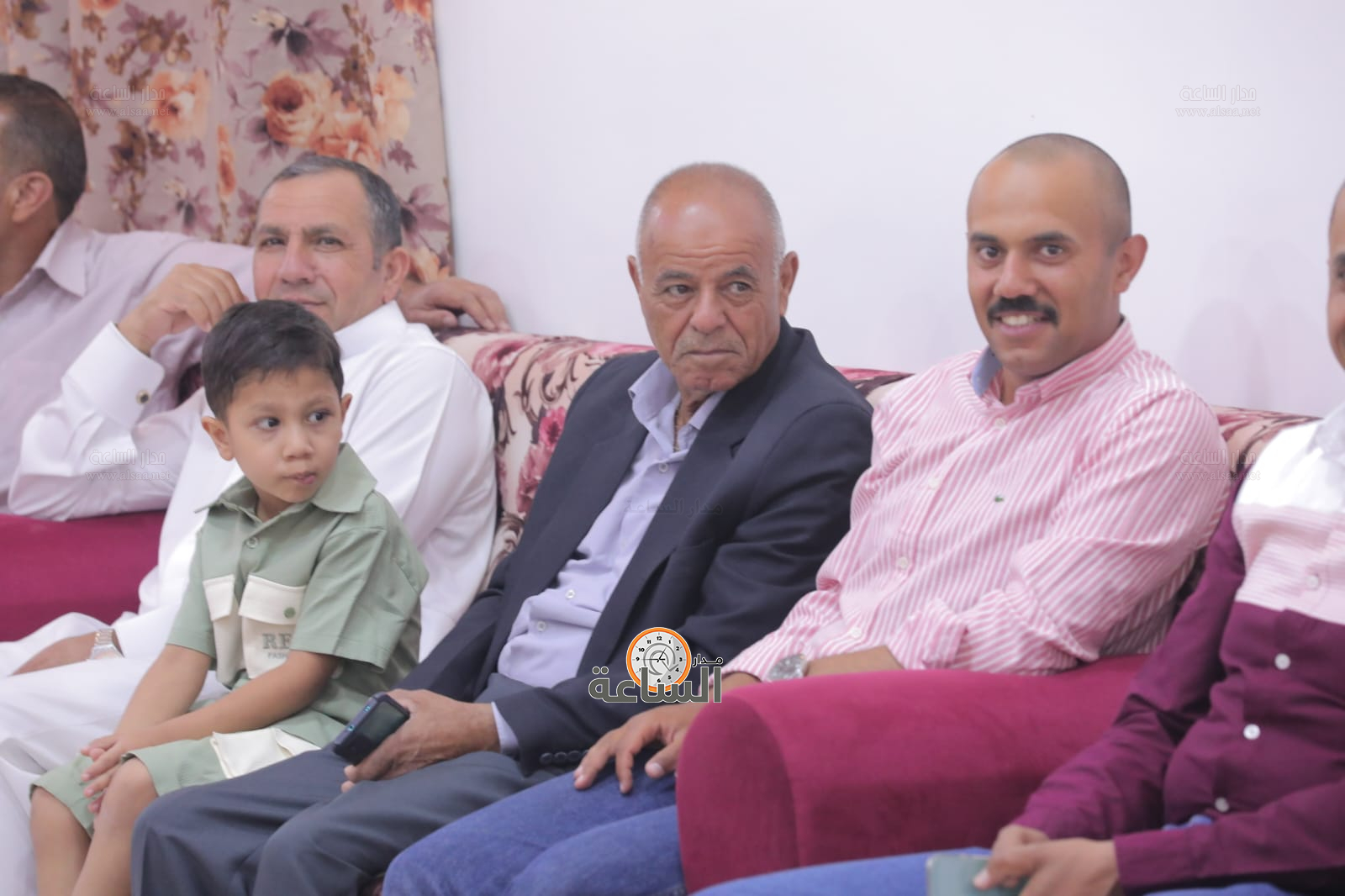 Madar Al-Saa Images 0.5236273324448442