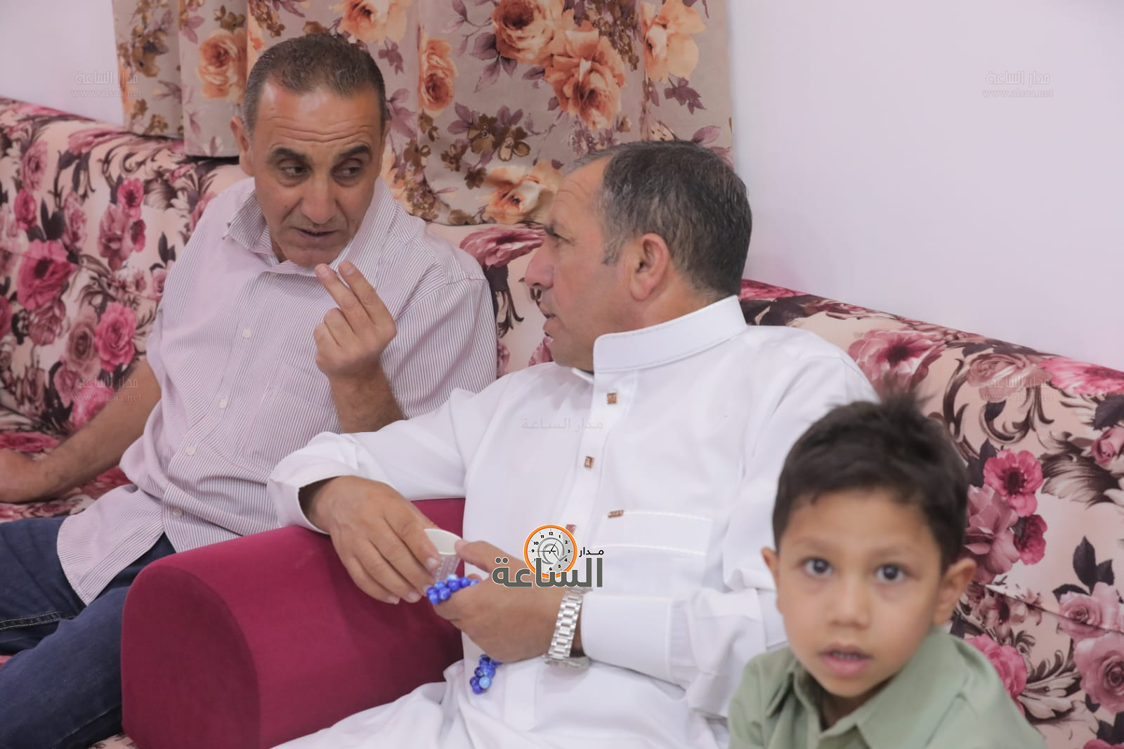 Madar Al-Saa Images 0.2897048371198383