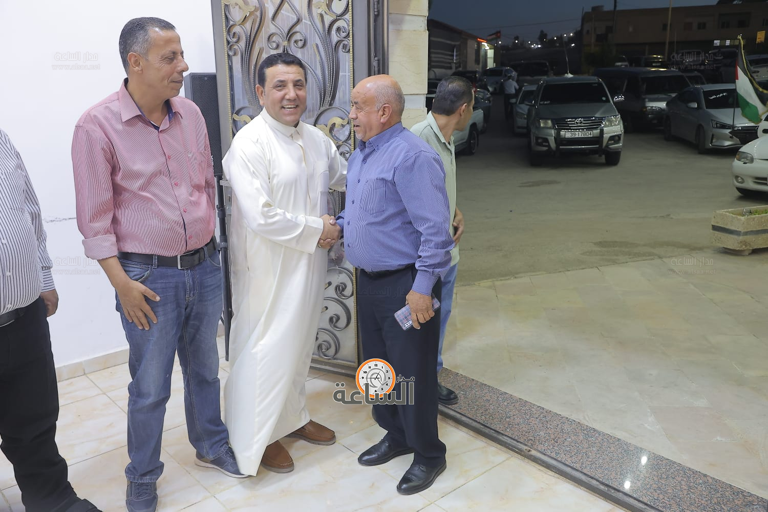 Madar Al-Saa Images 0.3816392608001834