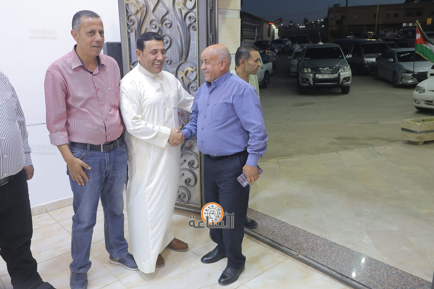 Madar Al-Saa Images 0.7052499820370585