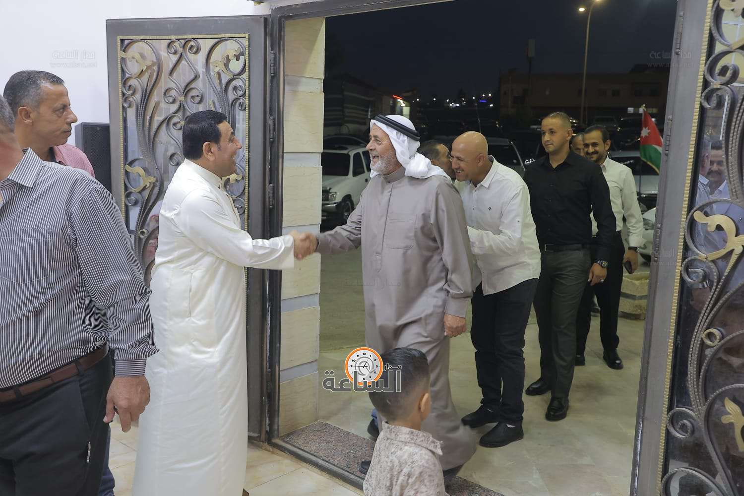 Madar Al-Saa Images 0.810825175386218