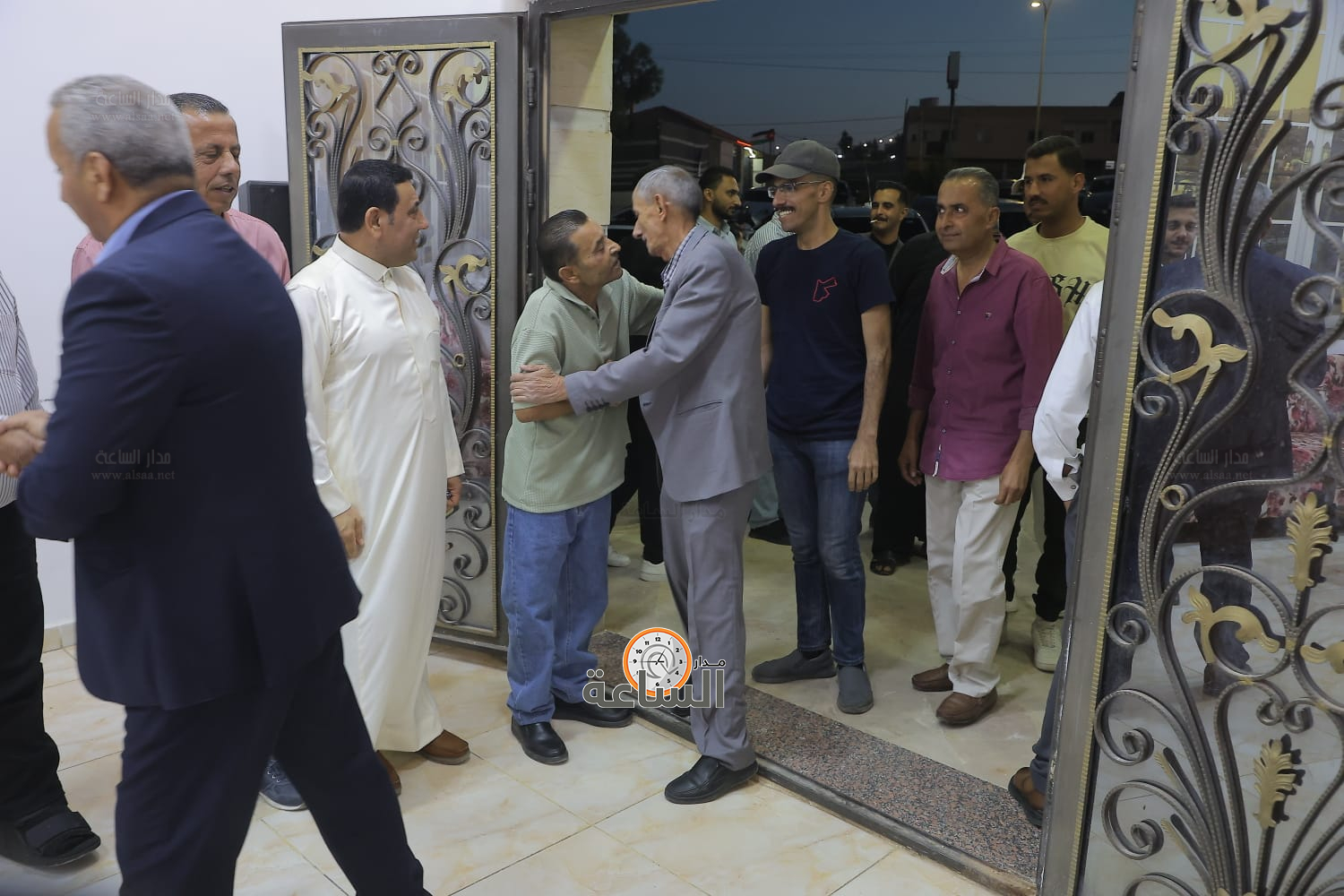 Madar Al-Saa Images 0.7338257435242369